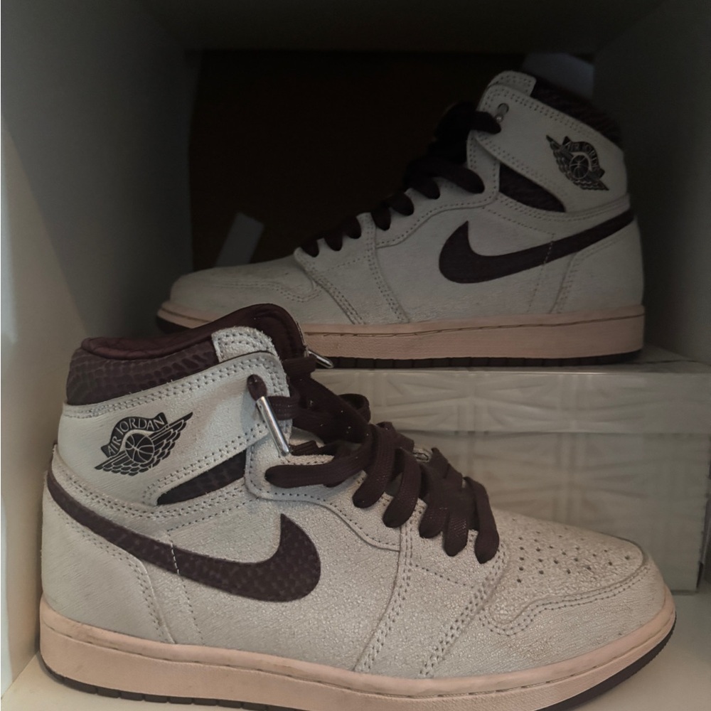 Jordan 1 Retro High OG
A Ma Maniére size 8.5 Nike